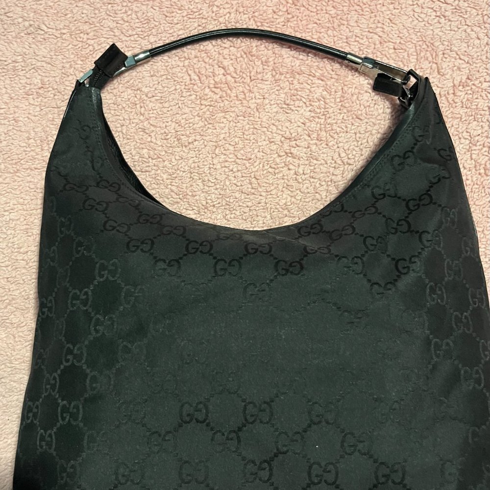 GUCCI    GG BLACK CANVAS HANDBAG